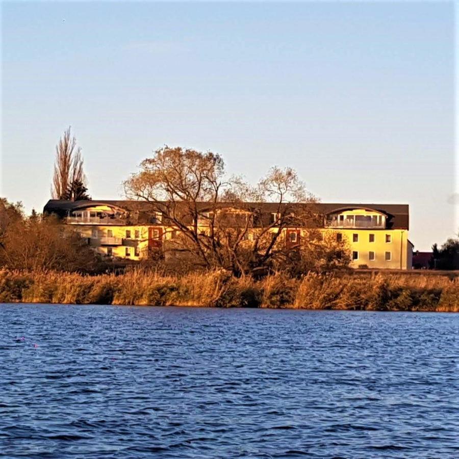 Ferienwohnung Mit Seeblick Brandenburg  Exterior photo